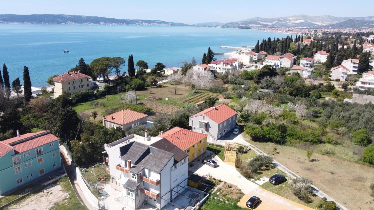 Spacious Apartment Close To The Sea In Split Area Kaštela Exterior foto